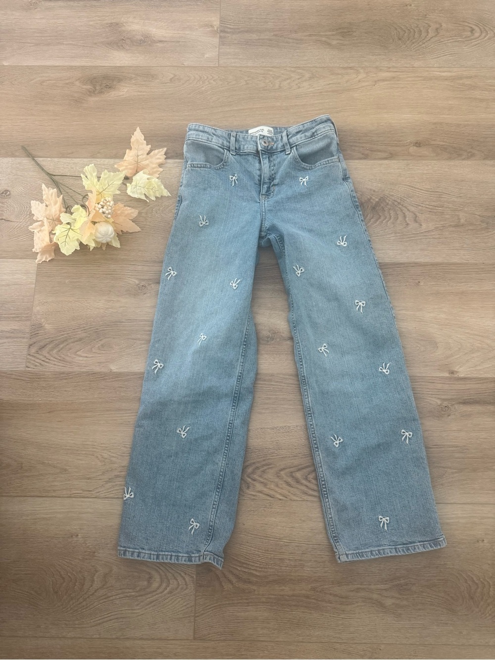 Girls abercrombie kids high rise wide leg
11/12
REGULAR bow jeans